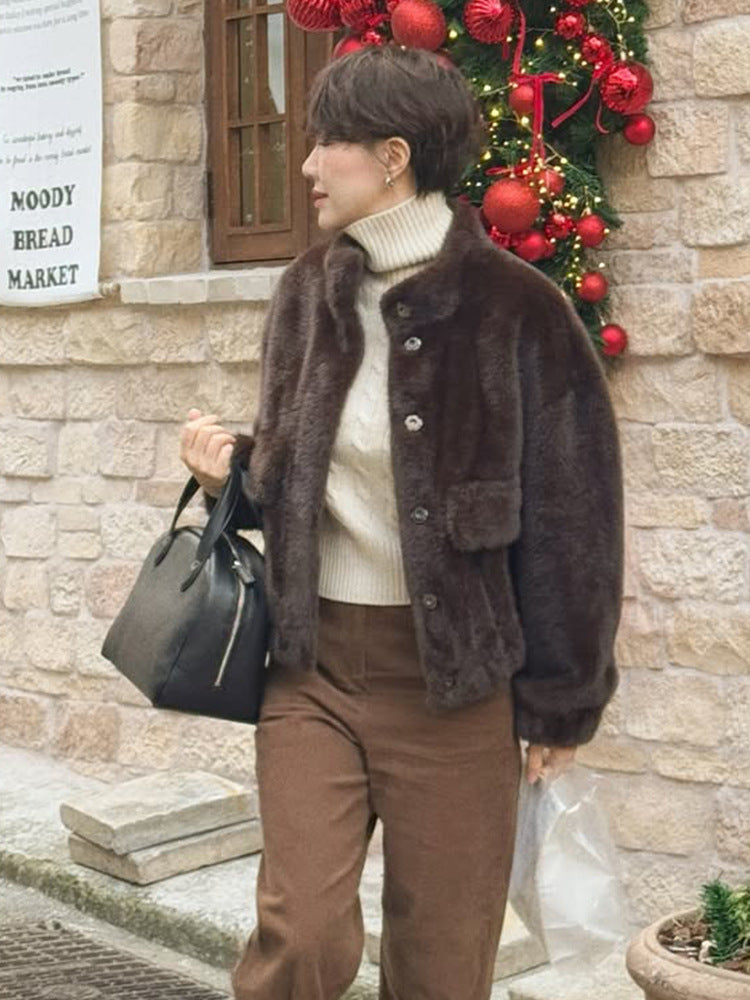 Women’s short jacket in teddy faux fur with boxy silhouette and patch pocket Amarae