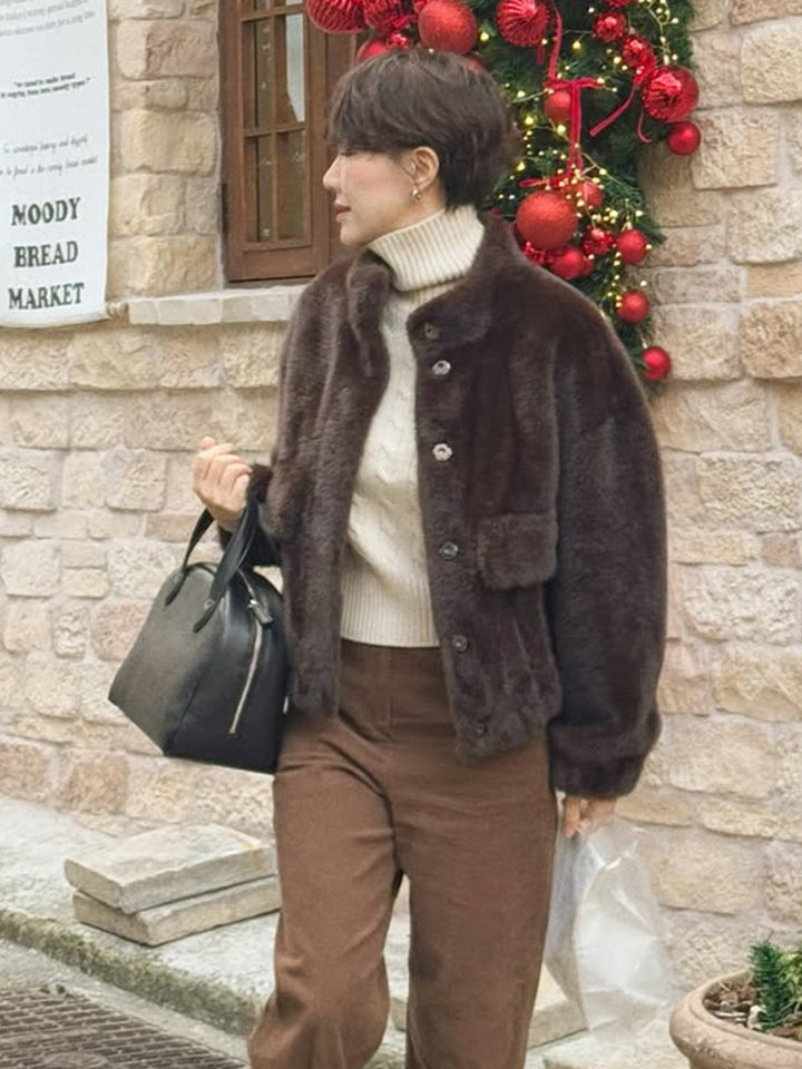 Women’s short jacket in teddy faux fur with boxy silhouette and patch pocket Amarae