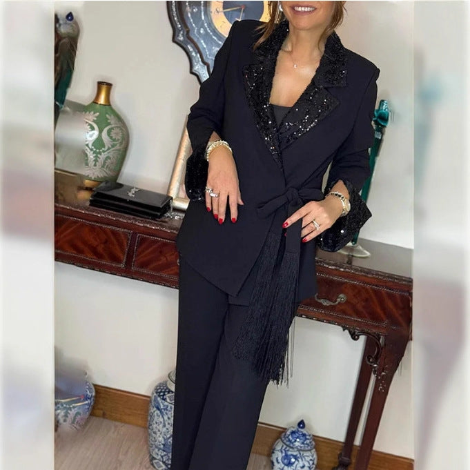 Costume Élégant pour Femmes avec Rebords Scintillants Chic & Stil