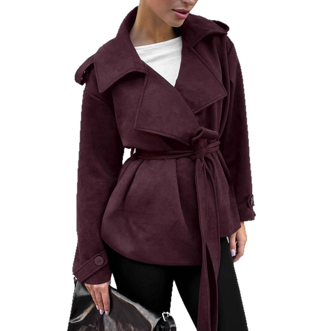Elegant trench coat for women with removable belt and textured material Lune London