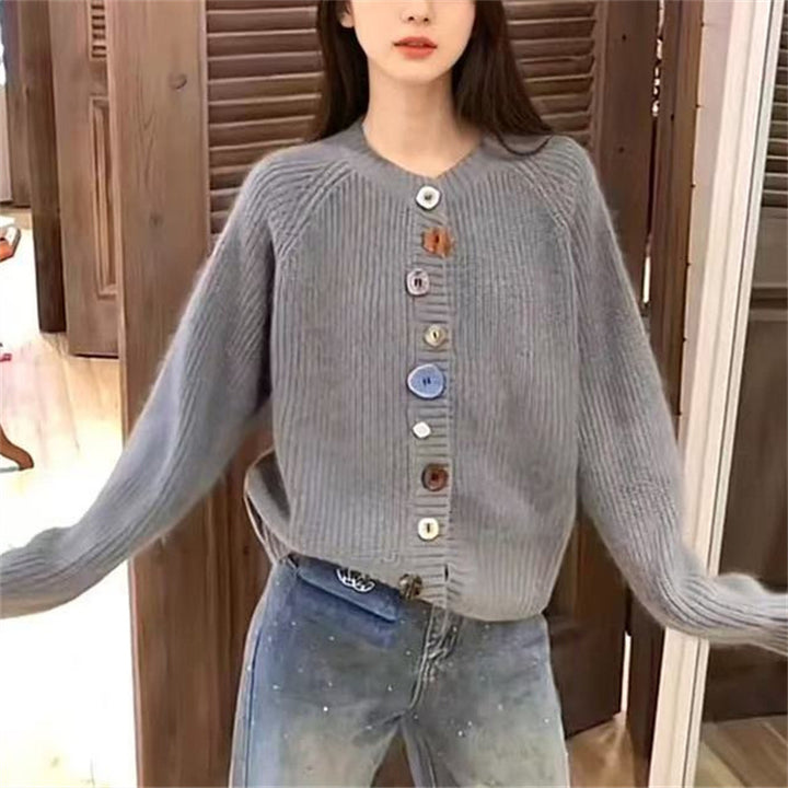 Cardigan en maille pour femmes avec des détails de boutons colorés et un matériau texturé Chic & Stil