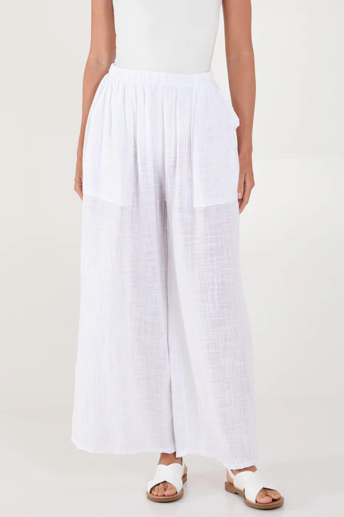 Light chiffon pants for women with elastic waist and practical pockets Lune London