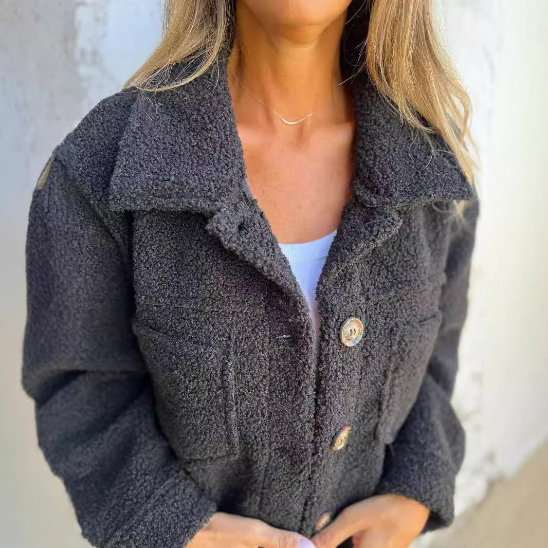 Ladies Comfortable and Stylish Fleece Jacket with Practical Pockets Amarae