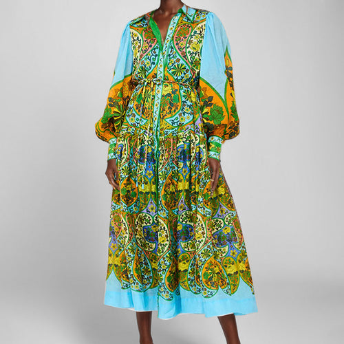 Robe chemise longue pour femmes avec des manches volumineuses et un motif paisley coloré Chic & Stil