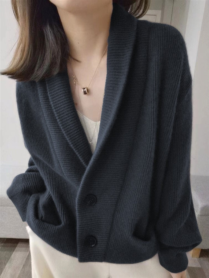 Gilet en tricot confortable pour femmes avec larges revers et poches