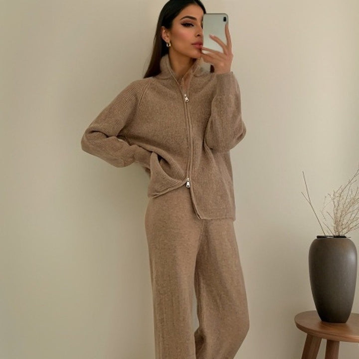 Costume tricoté pour femmes avec fermeture éclair et coupe ample Chic & Stil