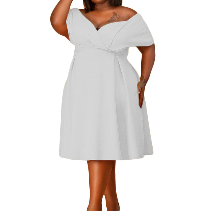 Evening dresses for women with a fluid skirt and elegant draping Lune London