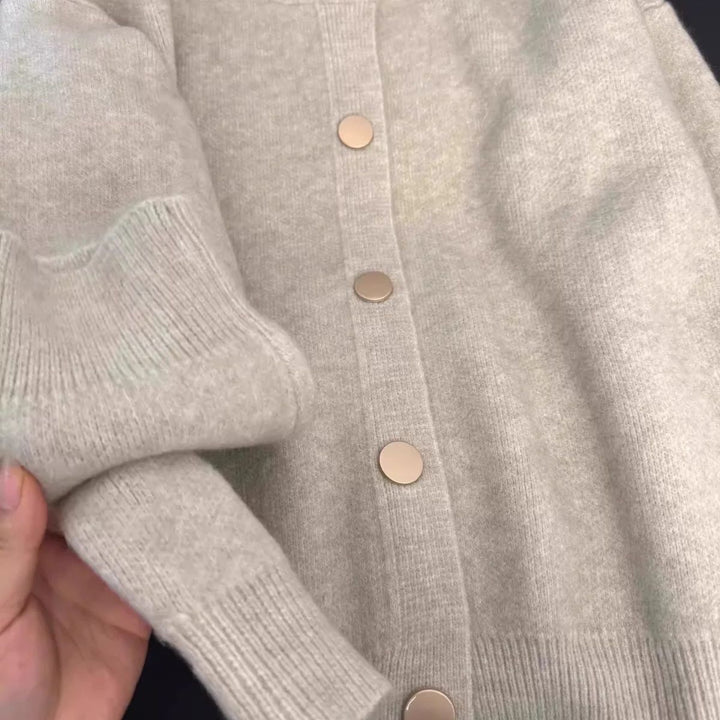 Cardigan Femme Fluffy avec Gros Boutons Chic & Stil