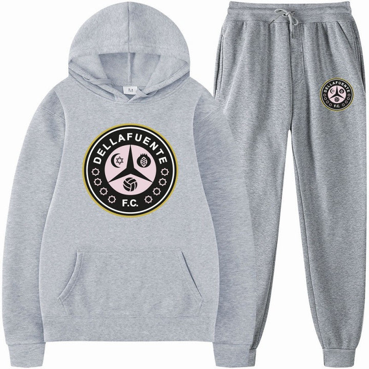 Women’s sweatshirt and jogging pants set with sporty club motif Chic & Stil