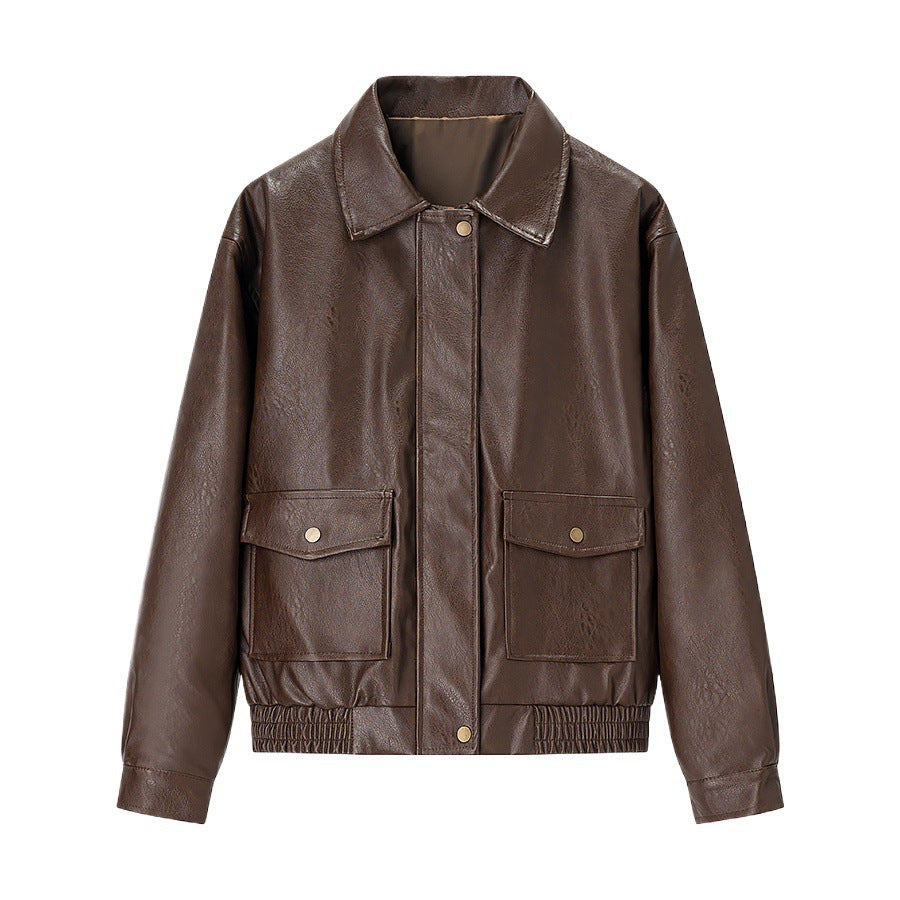 Trendy faux leather jacket for women with practical flap pockets and elastic hem Lune London