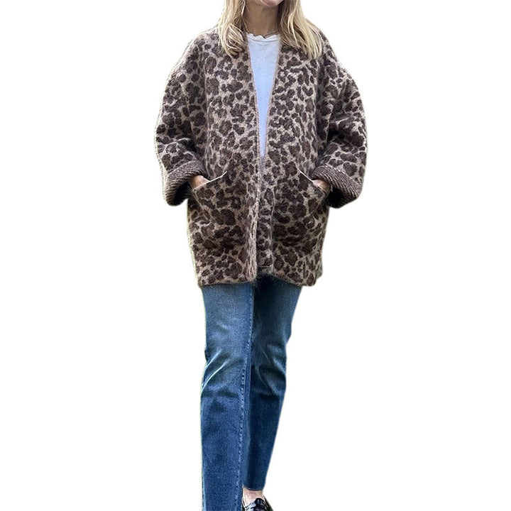 Ladies Comfortable Sweater and Knitwear with Chic Leopard Pattern and Style