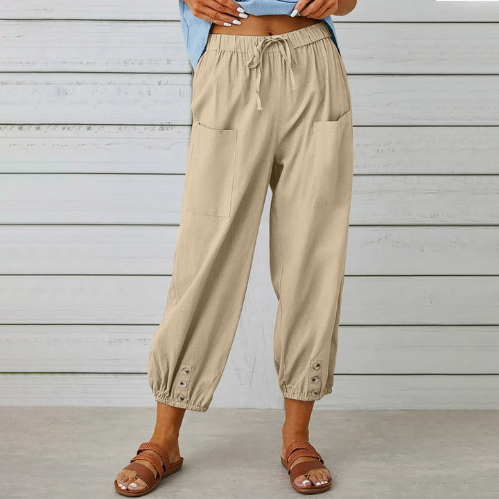 Trendy leisure pants for women with practical pockets and elastic straps Lune London
