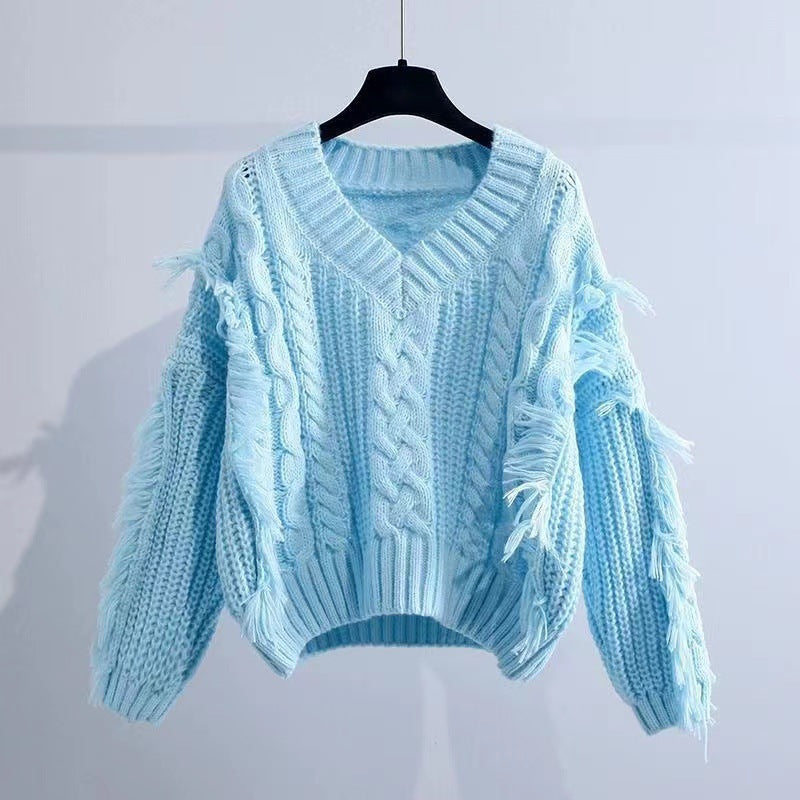 Ladies chunky knit sweater with fringes and V-neck Lune London