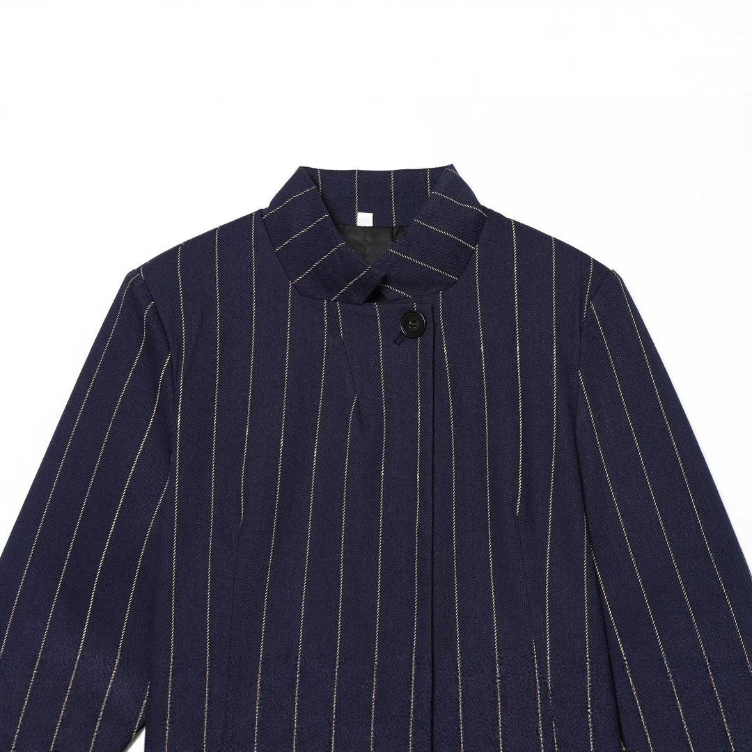 Ladies short blazer in boxy cut with stand-up collar and pinstripes Amarae