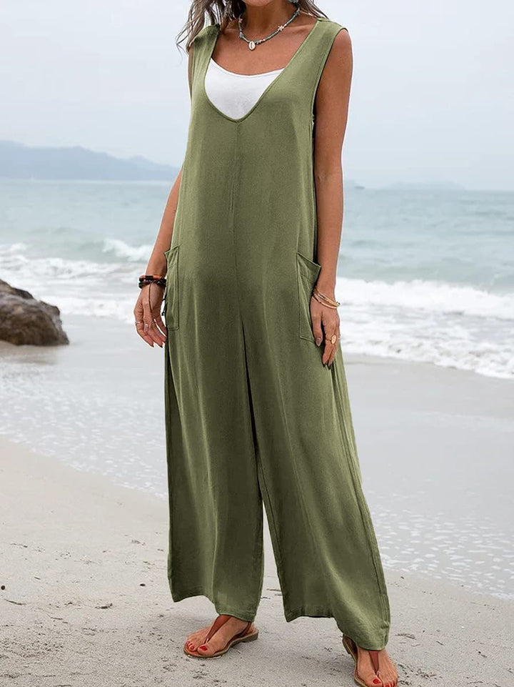 Casual jumpsuit for women with practical side pockets Lune London
