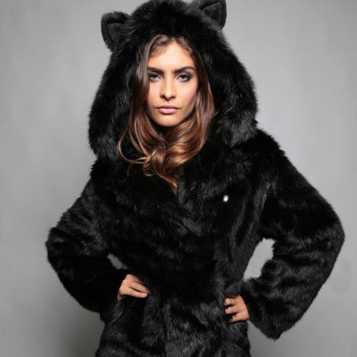 Cozy women's jacket with animal print and hood Lune London