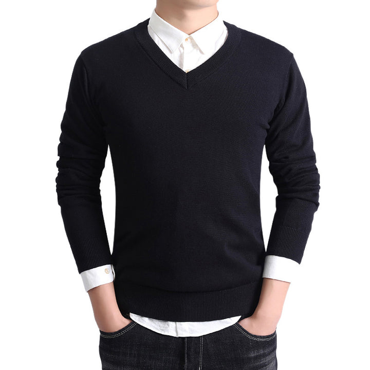Trendy V neck sweater for men in soft cotton Lune London