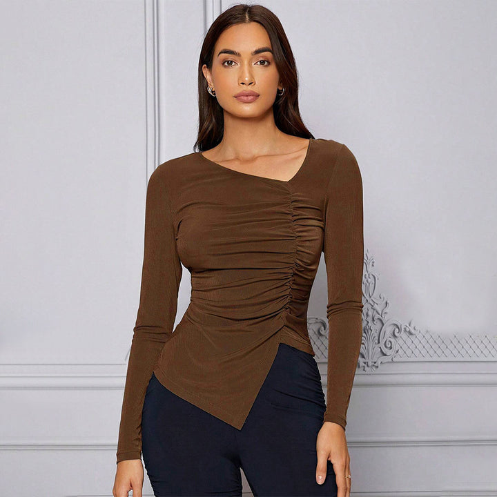 Top ajusté à manches longues pour femmes avec un design drapé asymétrique Chic & Stil