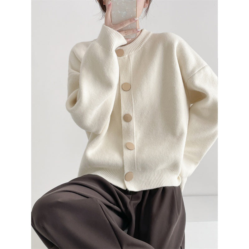 Cardigan Tricoté Doux pour Femmes avec Design de Bouton et Texture Fines Chic & Stil
