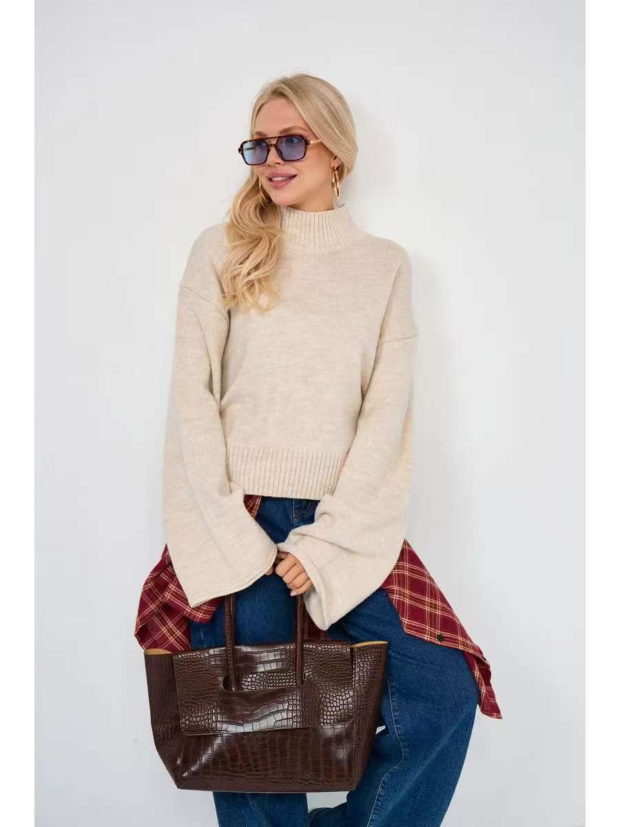 Fashion sweater for women with a loose fit and wide edges Lune London