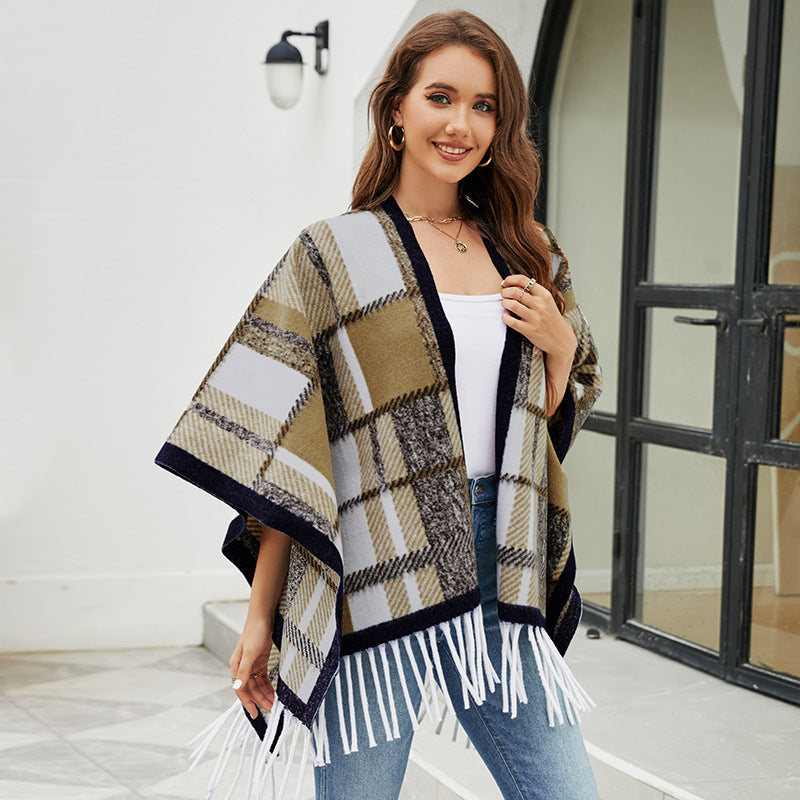 Elegant poncho for women with modern check pattern and fringes Lune London
