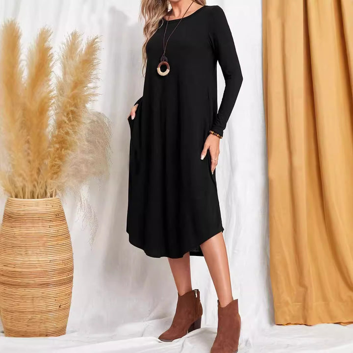 Casual chic maxi dress for women with practical pockets and relaxed fit