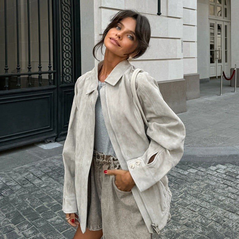Elegant suede jacket for women with a modern cut and practical pockets Lune London