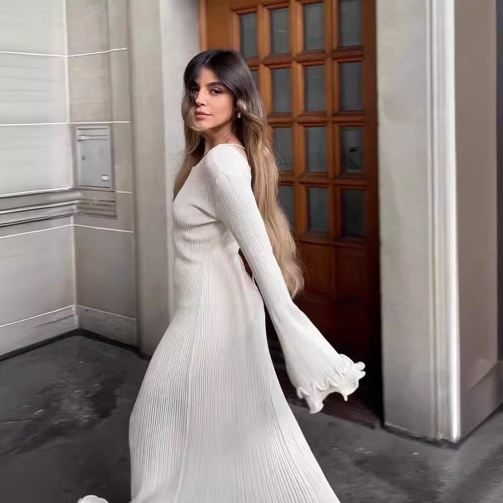 Elegant knitted dress for women with lace details and long sleeves Lune London
