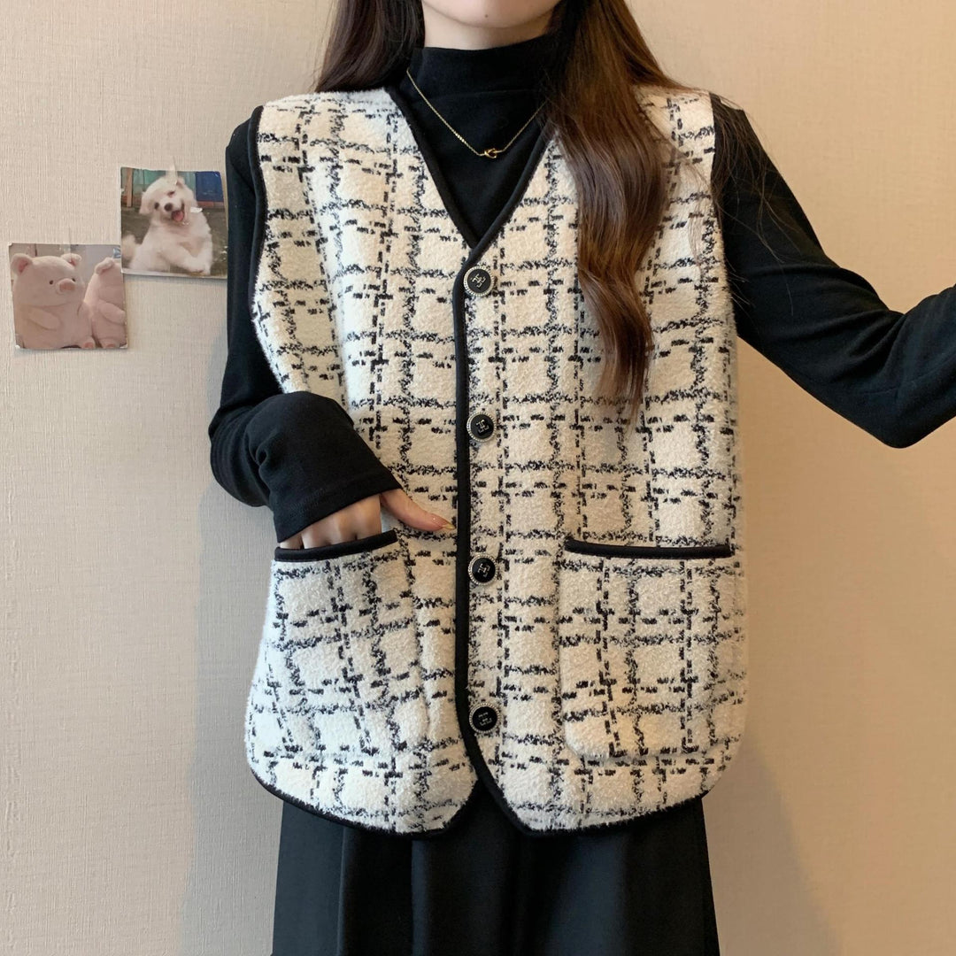 Fashionable women's vest with contrasting pockets Lune London