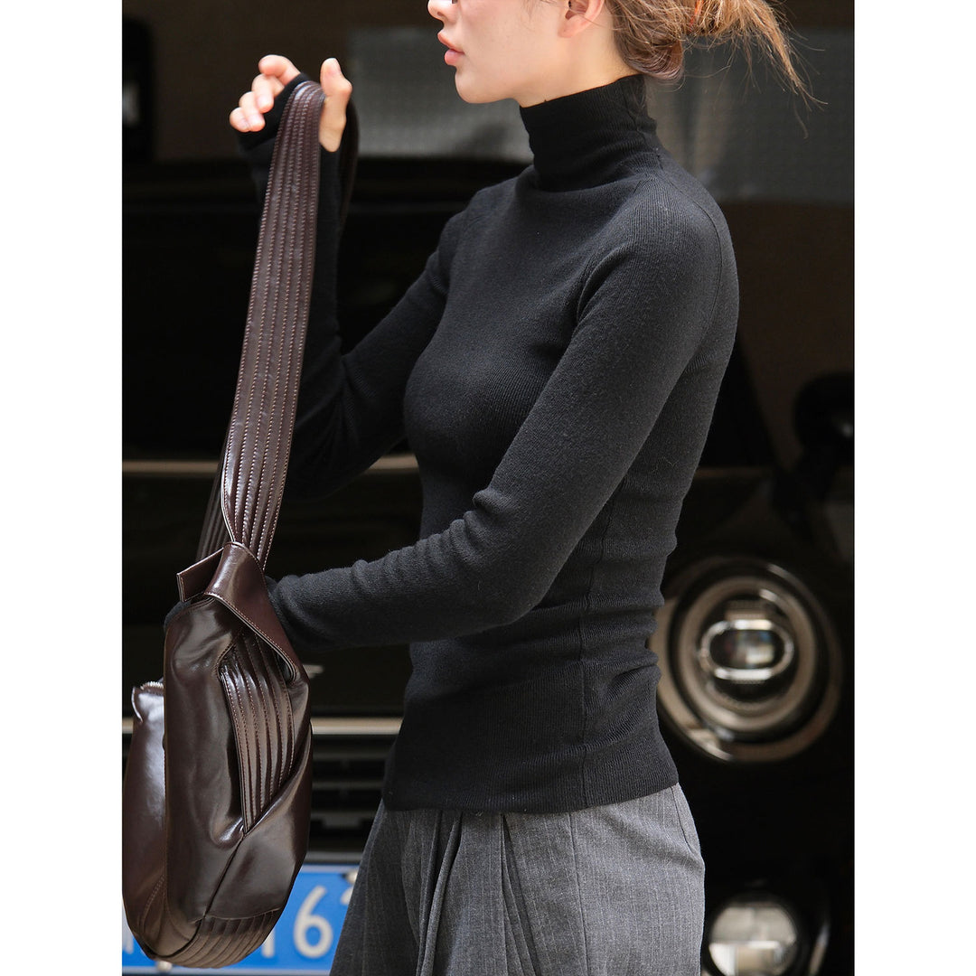 Women's body-hugging fine knit turtleneck sweater with elongated sleeves and thumb hole Amarae