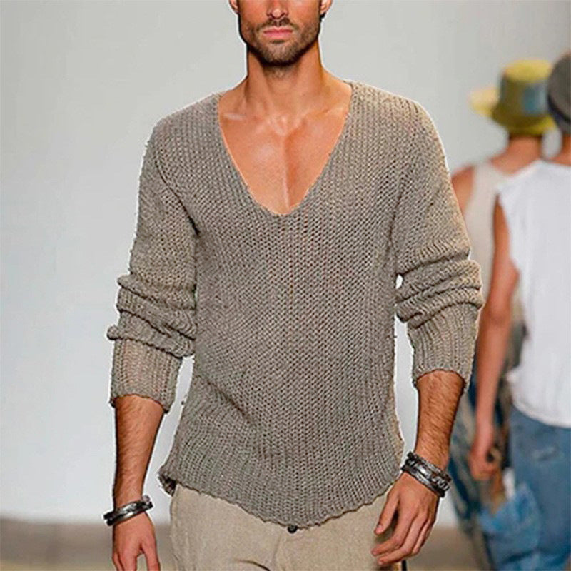 Lune London | Men's casual knit sweater with deep V-neck and comfortable fit