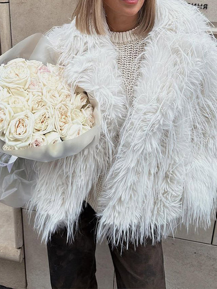 Faux fur jacket for women with a luxurious design and a voluminous cut Lune London