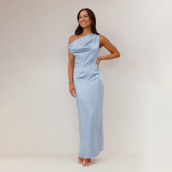 Maxi Chic Dress for Women with Asymmetrical Neckline and Chic Ruched Detail & Stil