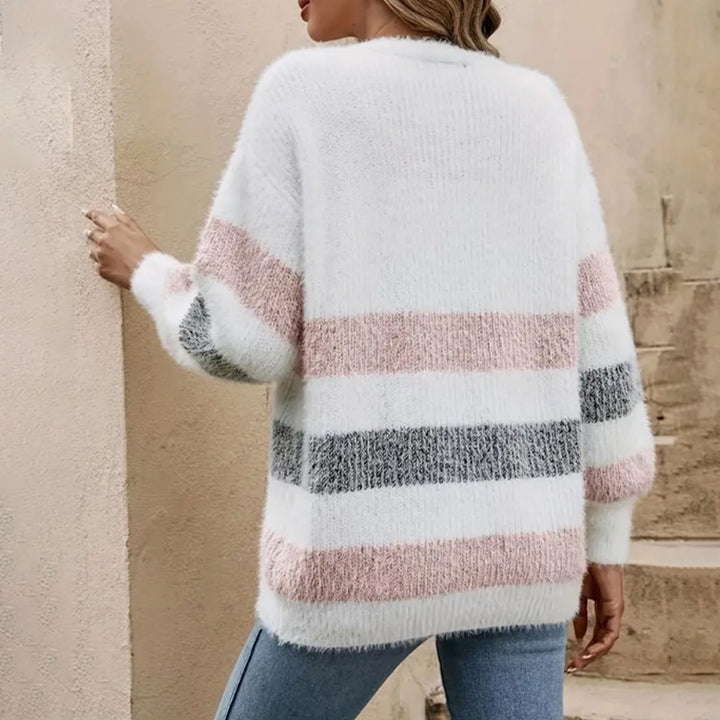 Cardigan pour femmes à motifs avec des détails de boutons élégants et un matériau doux Chic & Stil