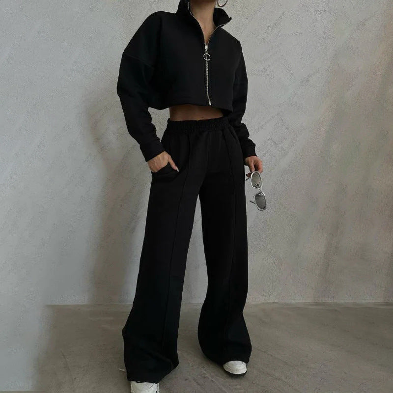 Cropped sweatshirt jacket for women with high collar and zipper Lune London