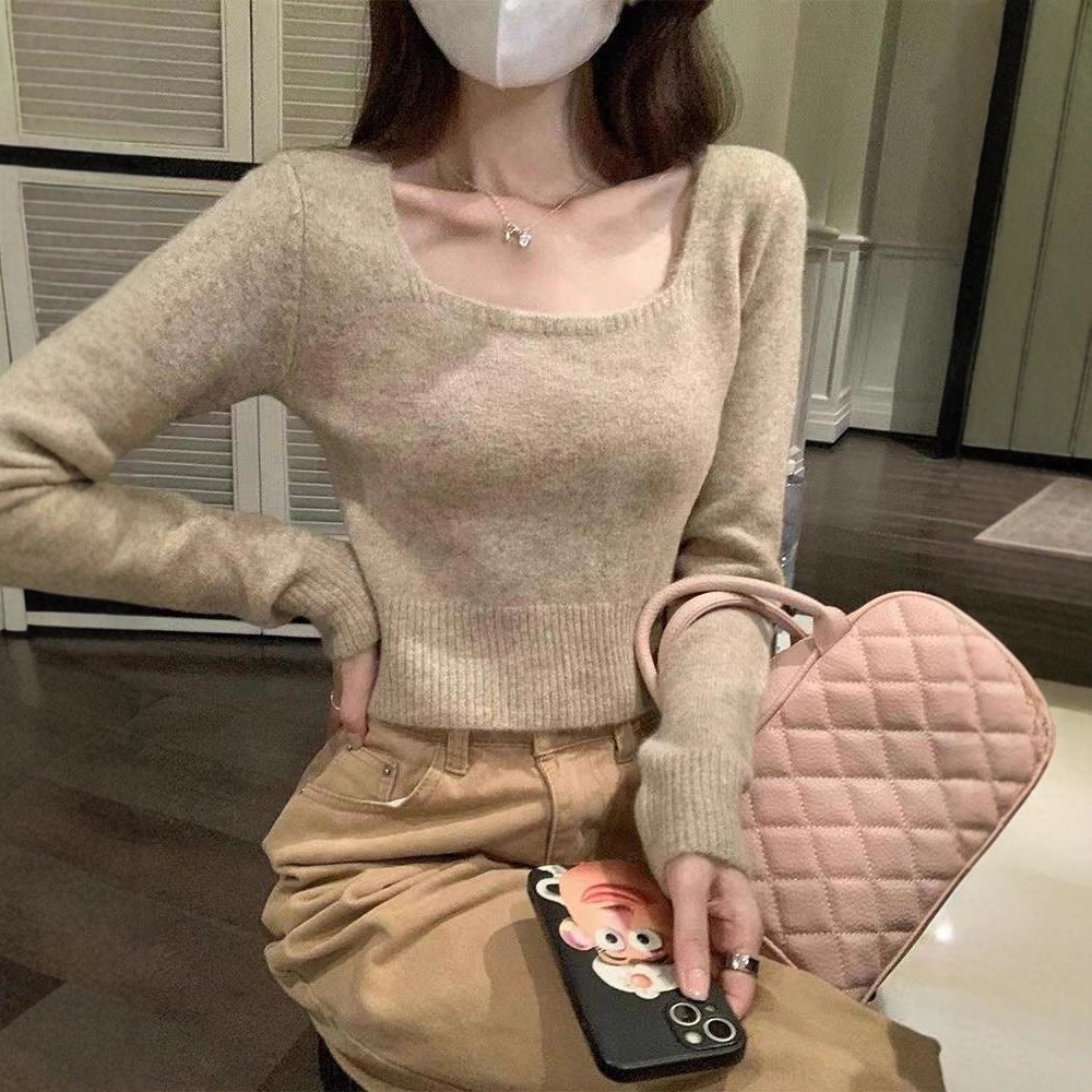Pull court élégant pour femmes avec encolure carrée et texture à maille fine Chic & Stil
