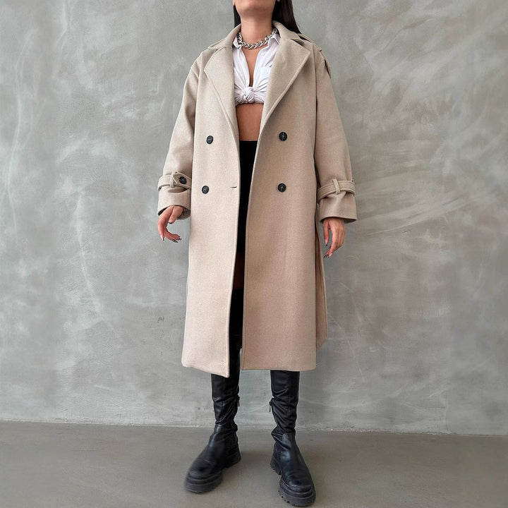 Stylish women's trench coat with elegant details and a double-breasted front closure Lune London