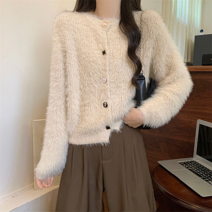 Cardigan féminin confortable avec un design boutonnière et une allure élégante Chic & Stil