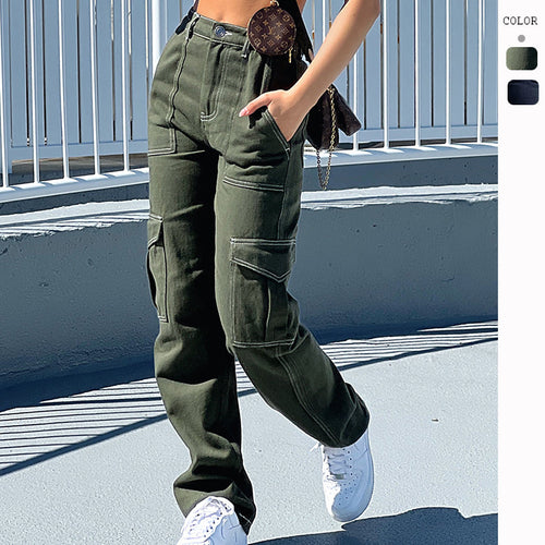 Women's cargo jeans in a modern cut with practical pockets and stylish contrast stitching