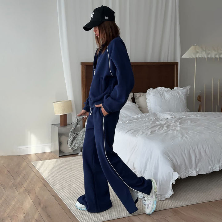 Women's sports jacket and chic jogging set