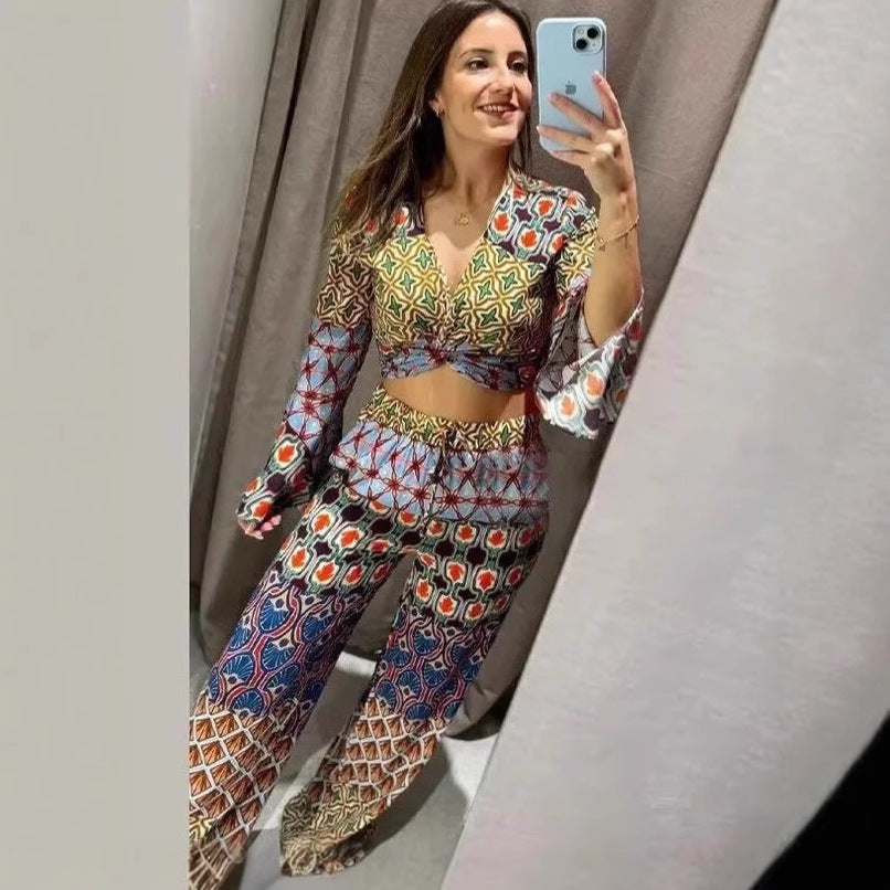 Wide printed pants for women with elastic waist and trendy design Lune London