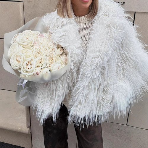 Faux fur jacket for women with an extravagant and fringed design Amarae