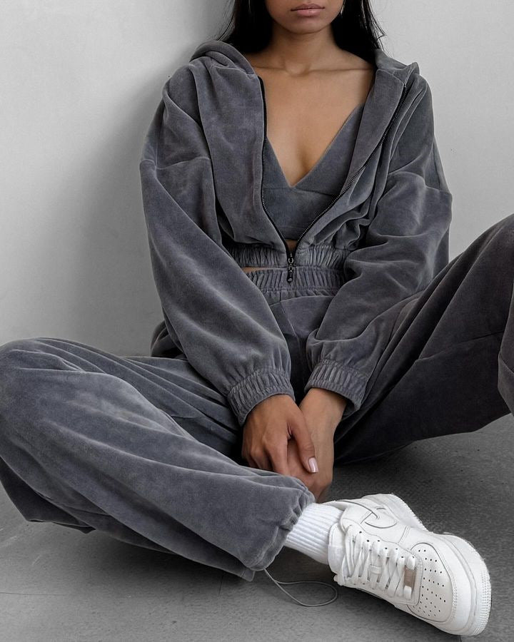 Velvet jogger set for women with high collar and zipper Lune London