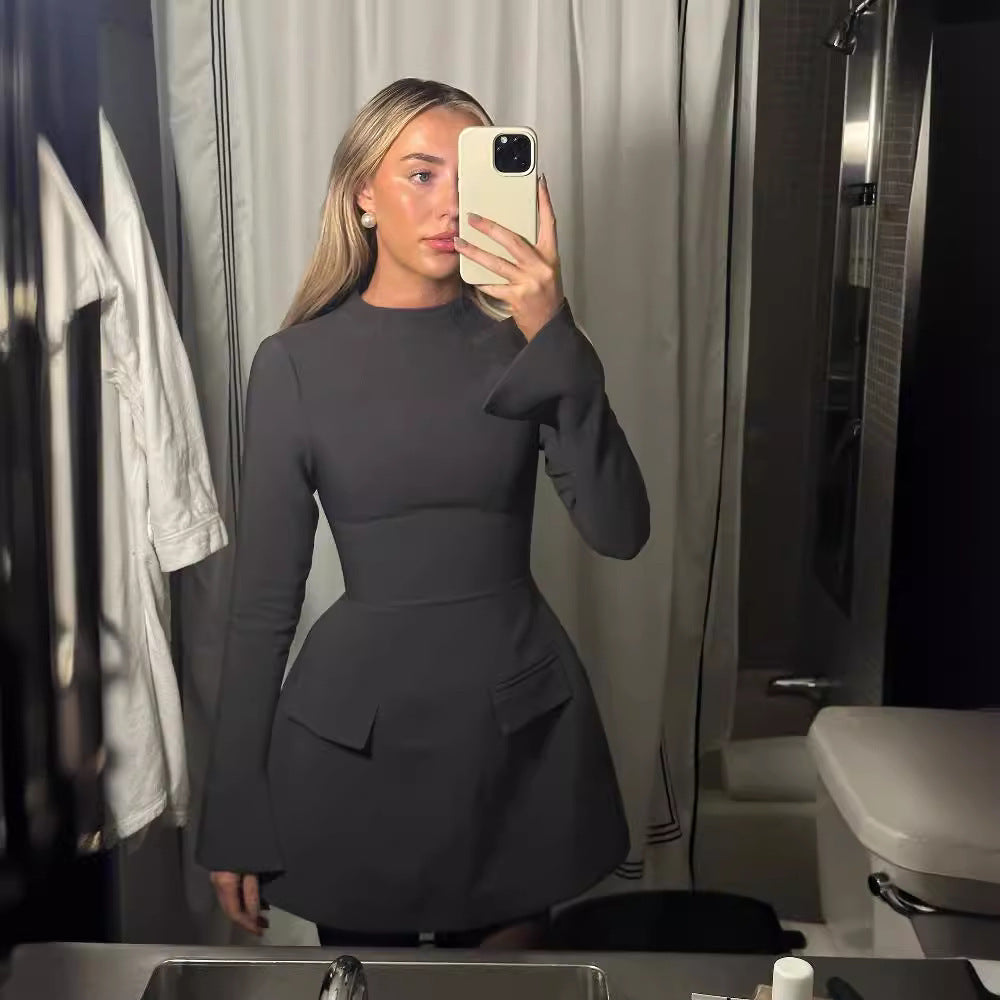 Fitted mini dress for women with long sleeves and practical pockets Lune London