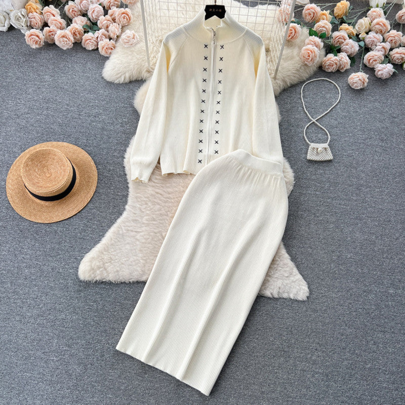 Elegant women's knit set with zipper Lune London