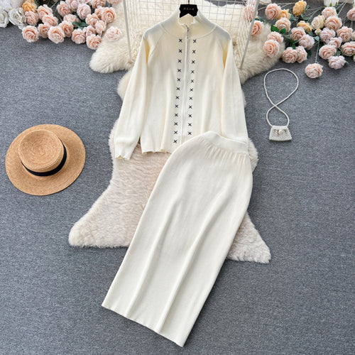 Elegant women's knit set with zipper Amarae