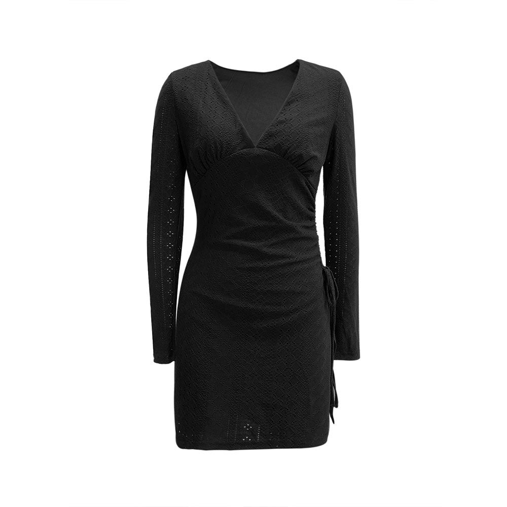 Robe portefeuille pour femmes avec un élégant col en V et des manches longues Chic & Stil