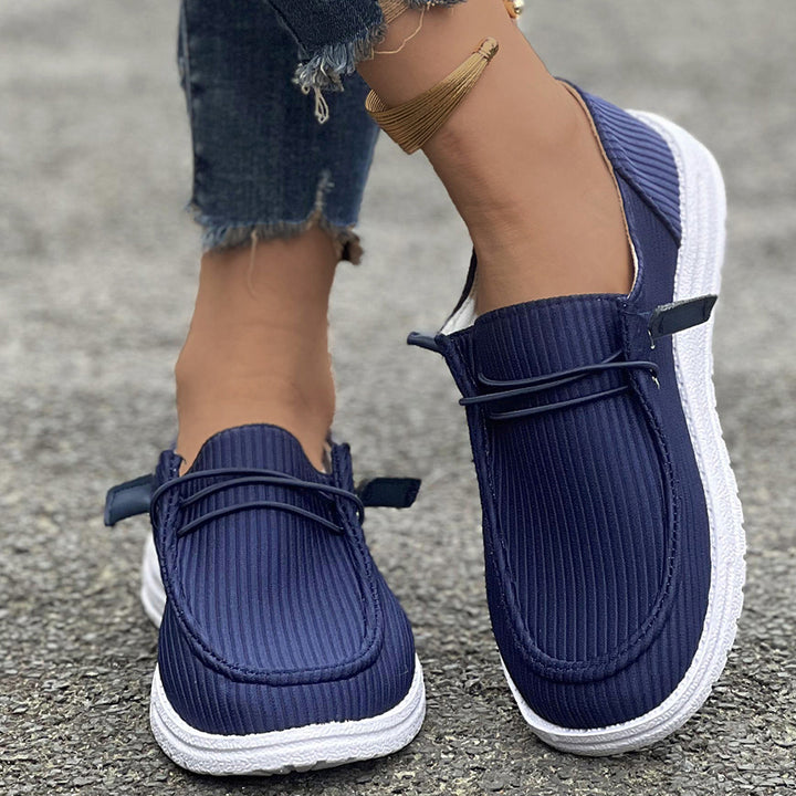 Casual slip-on sneakers for women with non-slip sole and breathable upper Lune London