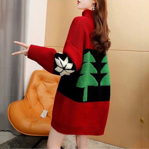 Ladies Cozy Turtleneck Sweater with Festive Bear Pattern Amarae
