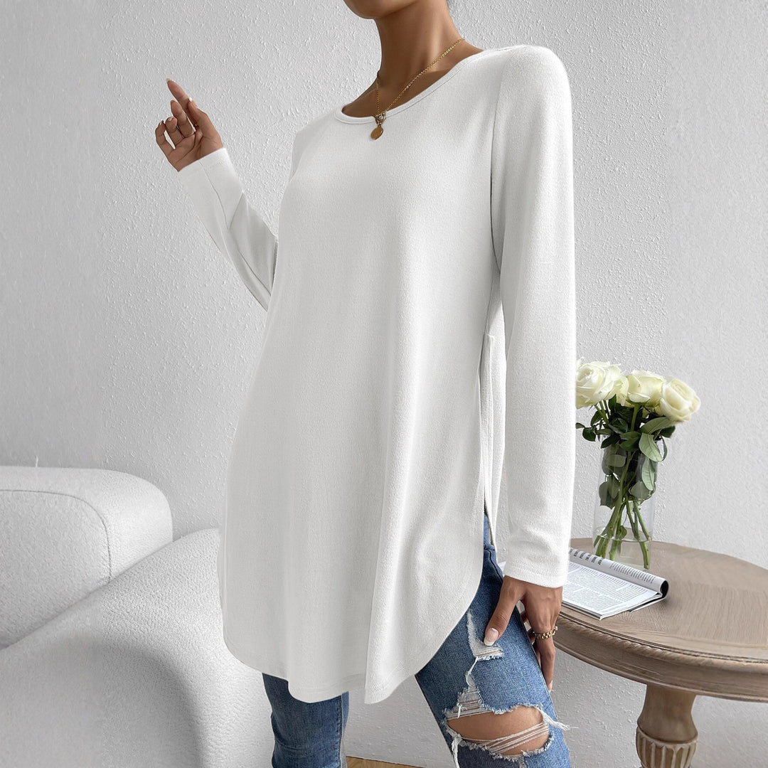 Casual long sleeve t-shirt for women with asymmetrical hem and comfortable round neck Lune London